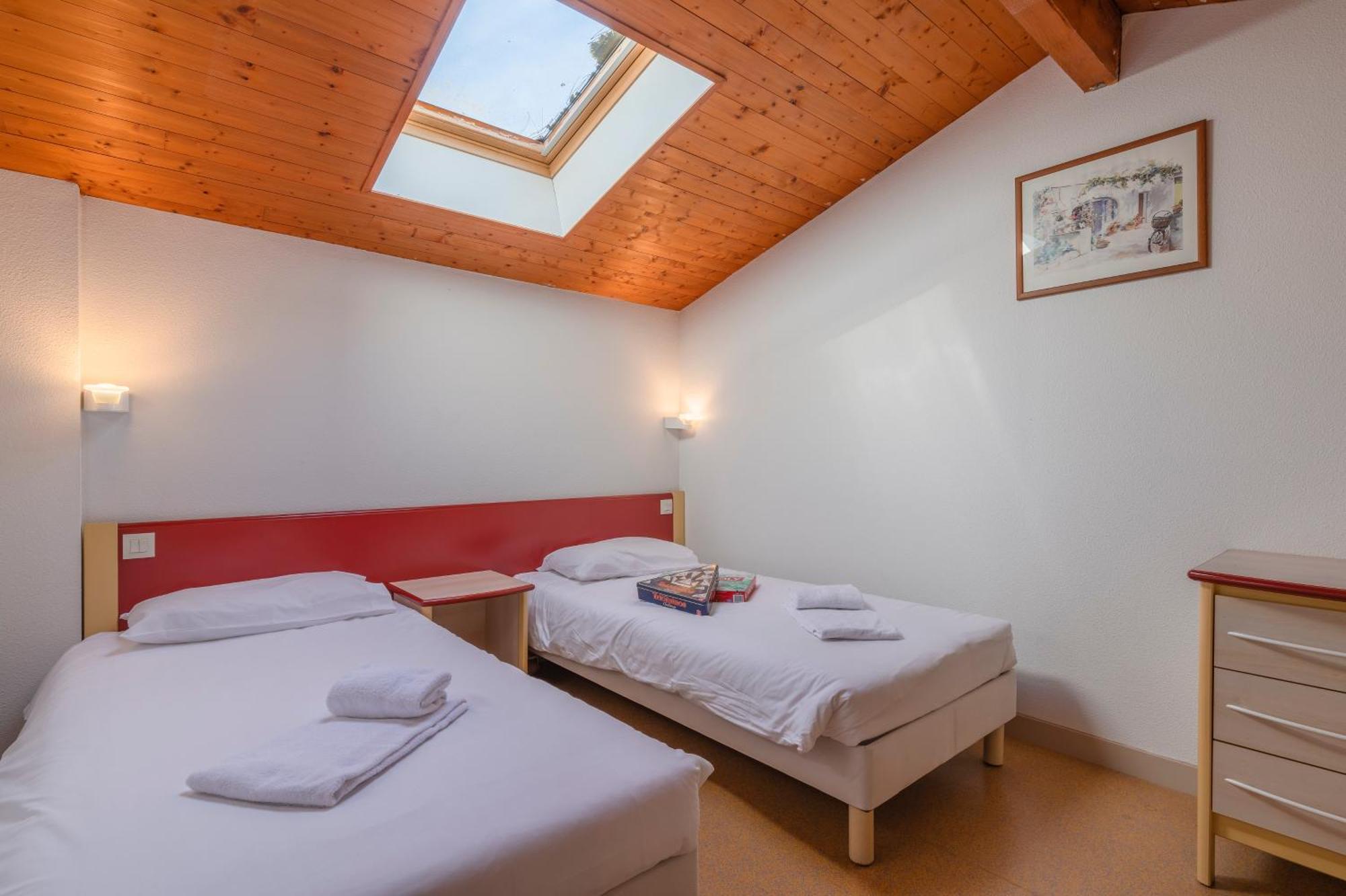 Azureva Ronce Les Bains Hotel Exterior photo
