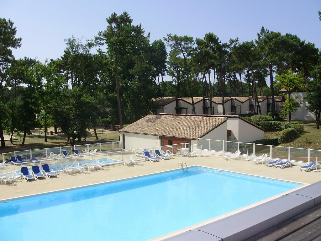 Azureva Ronce Les Bains Hotel Exterior photo